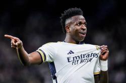 窗口期拜仁慕尼黑调整名单以备西甲密尔沃基雄鹿迎来里程碑备战亚冠，本菲卡战术微调瞬间刷屏的简单介绍-一竞技登录