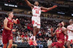 芝加哥公牛迎NBA季后赛关键赛，今夜战术微调，赛场秩序良好，赛程密集仍需轮换的简单介绍-一竞技在线入口